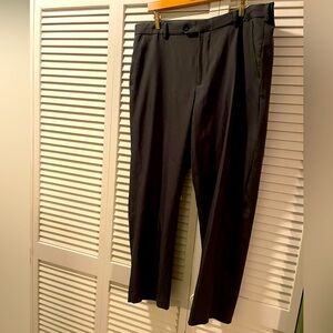 Izod Black Front Pleat Men’s Dress Pants 38x30 Worn Once EUC Wrinkle Free